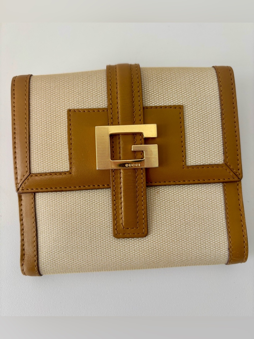 Gucci Bifold Beige Wallet with Tan Leather Double Snap Closure Compact, w/box - Picture 4 of 11